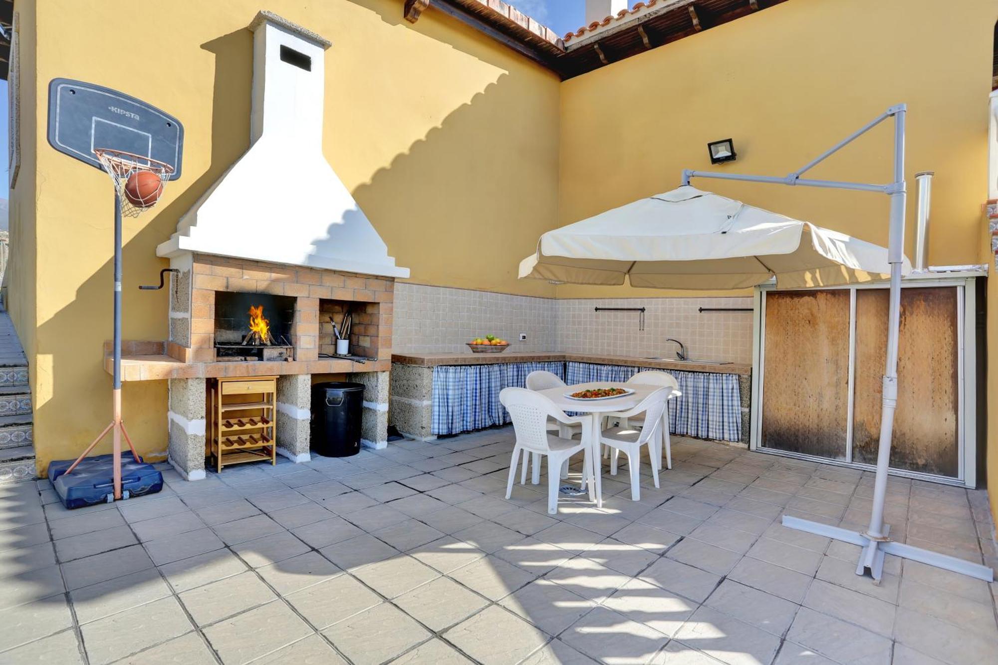 Apartament Private Heated Pool